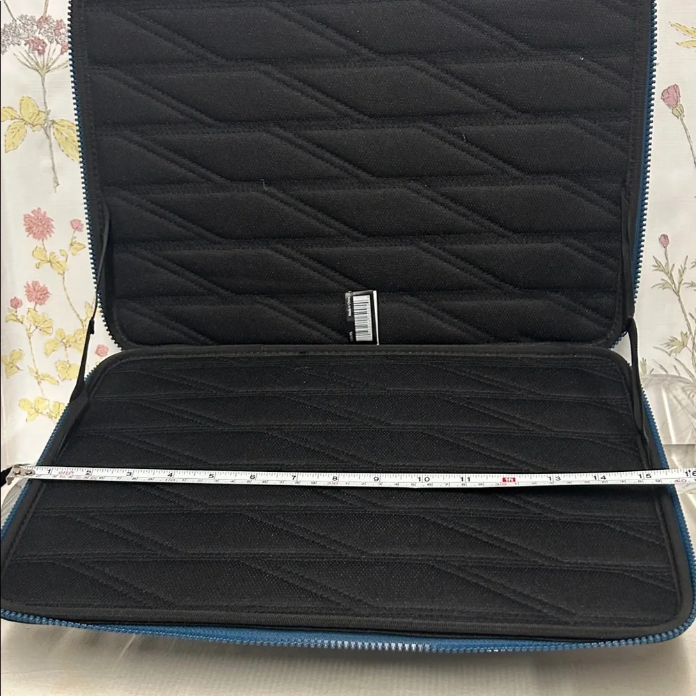 Thule protective hard